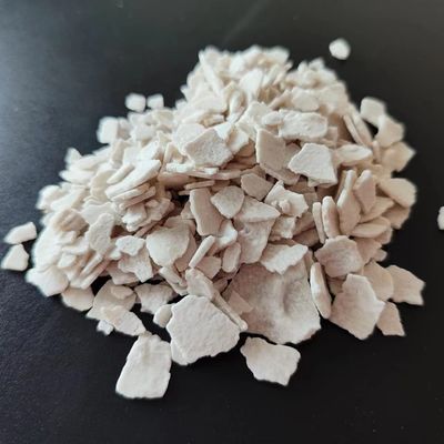 बर्फ पिघलने और सुखाने के लिए ऑफव्हाइट फ्लेक कैल्शियम क्लोराइड केमिकल 74%
