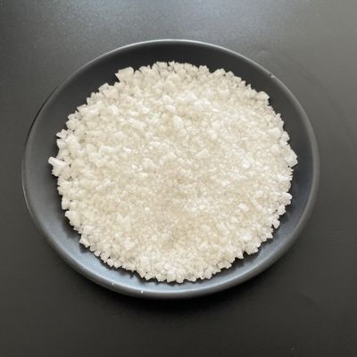 1 मिमी -5 मिमी सफेद कच्चा समुद्री नमक सफेद क्रिस्टल अनाज 94.5% न्यूनतम नि: शुल्क नमूना